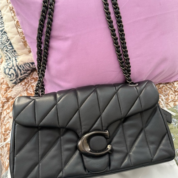 Coach Tabby Shoulder Bag 26 With Pillow Quilting EUC, like new… - Picture 7 of 8